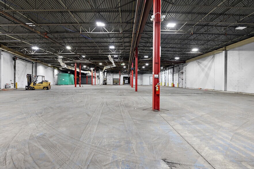 More Photos Of 412 W Beecher St, Adrian Manufacturing For Lease