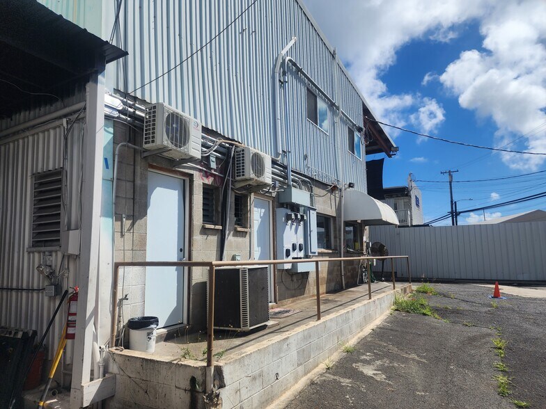 More Photos Of 655 Mapunapuna St, Honolulu Warehouse For Lease