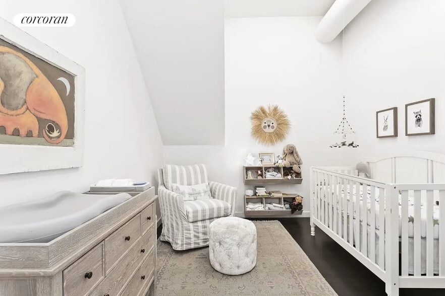 More Photos Of 279 Church St, New York Storefront For Sale