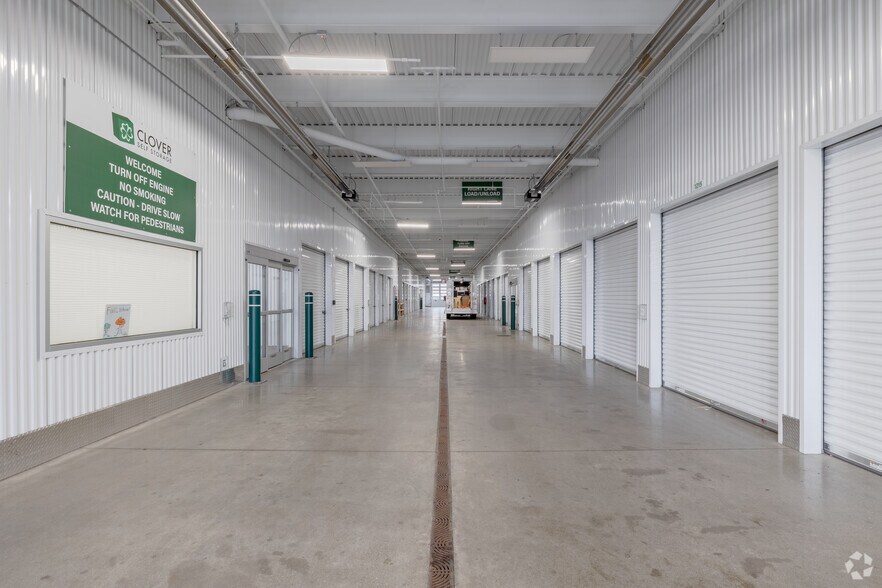 More Photos Of 28900 Schoolcraft Rd, Livonia Self Storage For Sale