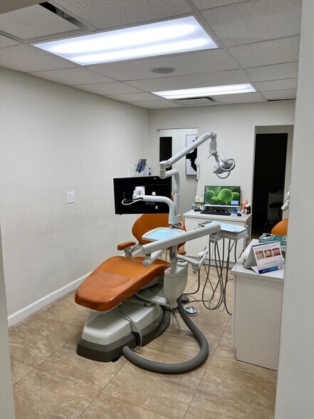 More Photos Of 3035 E Commercial Blvd, Fort Lauderdale Medical For Sale
