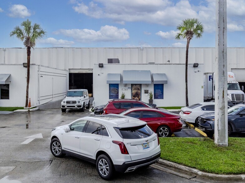 More Photos Of 8351-8391 NW 64th St, Miami Warehouse For Lease