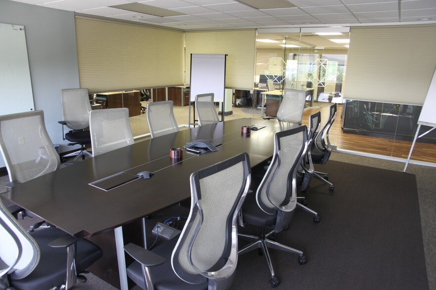 More Photos Of 1000 Park Dr, Lawrence Office For Lease