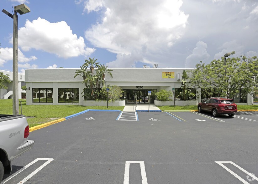More Photos Of 9210 Sunset Dr, Miami Office For Lease