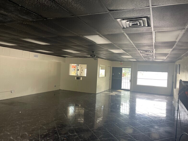 More Photos Of 833 Mason Ave, Daytona Beach Freestanding For Sale