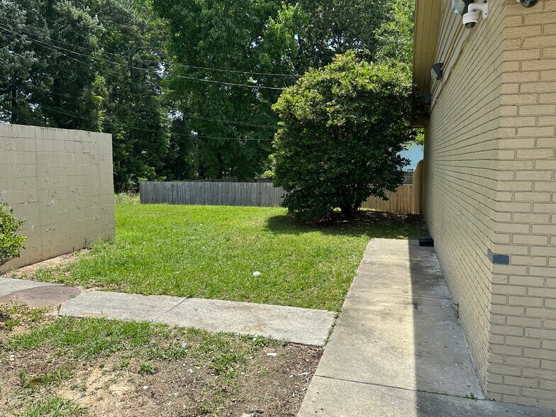 More Photos Of 4137 Ladson Rd, Ladson Convenience Store For Lease