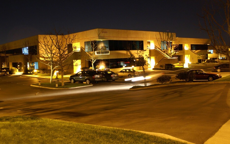More Photos Of 9560-9576 Topanga Canyon Blvd, Chatsworth Light Manufacturing For Lease