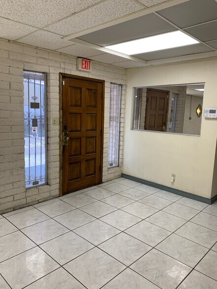 More Photos Of 1800 Blair St, Laredo Warehouse For Lease