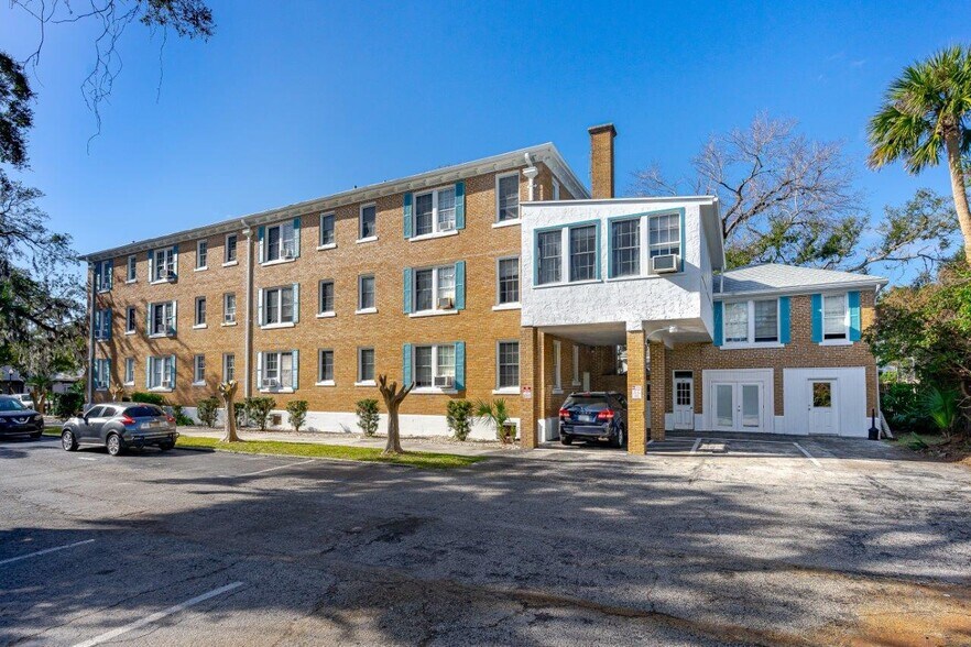 More Photos Of 124 Live Oak Ave, Daytona Beach Apartments For Sale