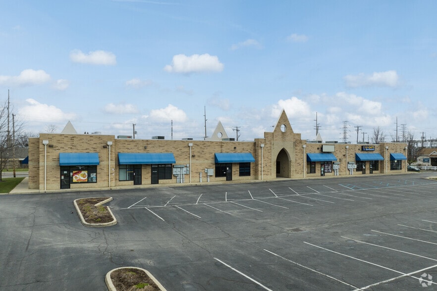 More Photos Of 2903 Dorr St, Toledo Freestanding For Lease