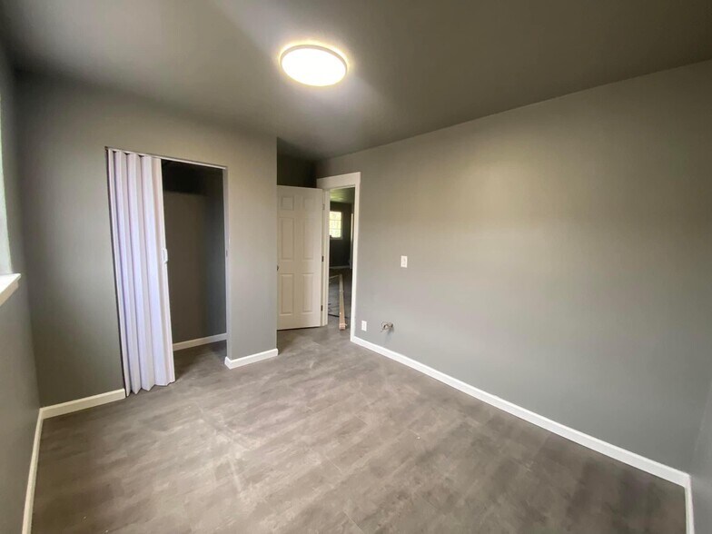More Photos Of 616 Columbia Ave, Bridgeport Multifamily For Sale