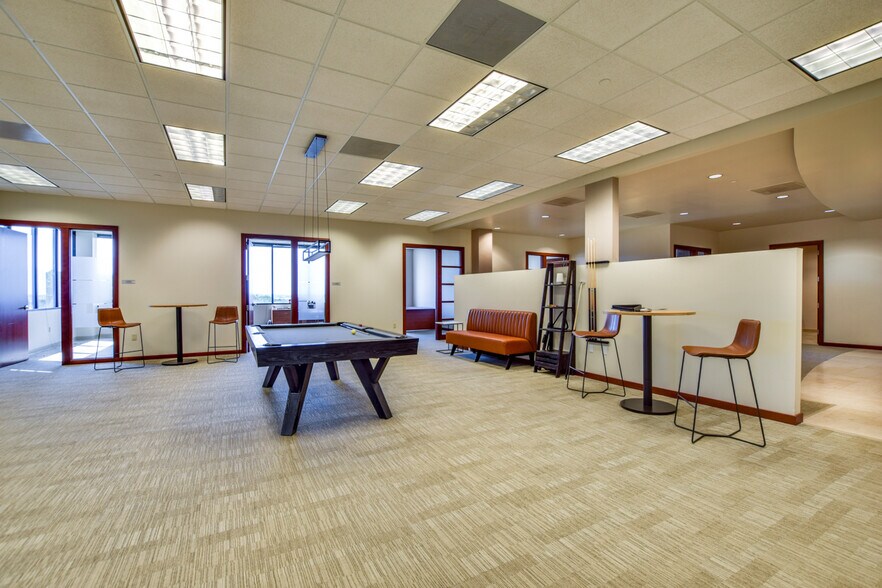 More Photos Of 10 Terrace Ct, Madison Office For Lease