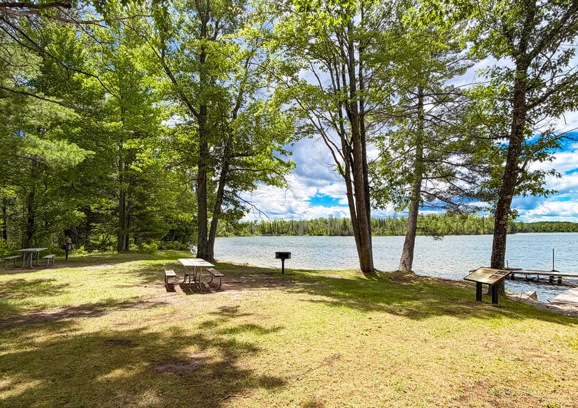 More Photos Of 1866 W Trask Lake Rd, Barton City Service Station For Sale