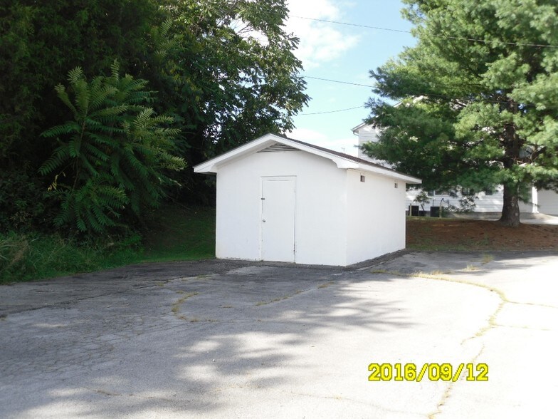 More Photos Of 912 Mulberry St, Loudon Freestanding For Sale