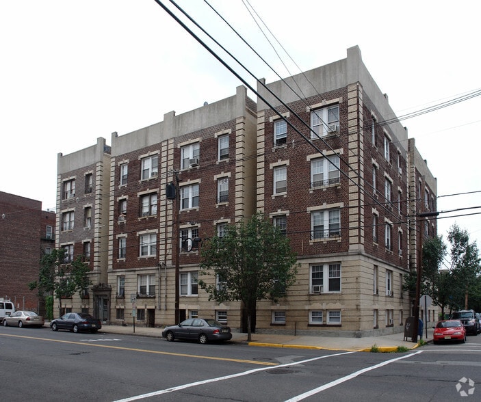 More Photos Of 7509 Park Ave, North Bergen Apartments For Sale