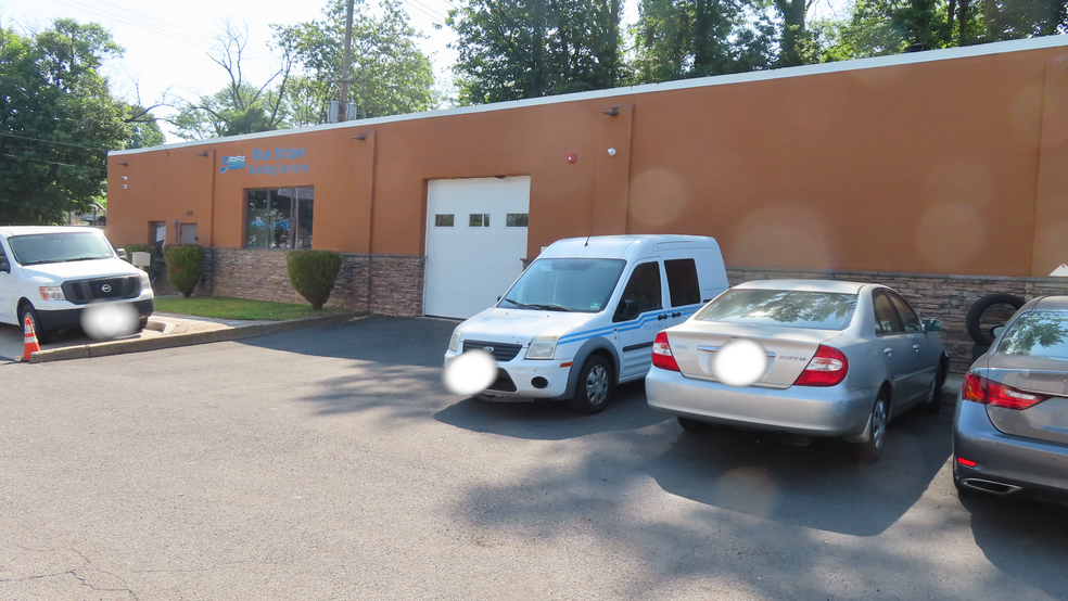 More Photos Of 108 Grant Ave, Plainfield Light Distribution For Lease