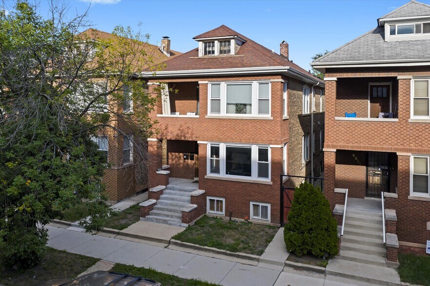 More Photos Of 6933 S Washtenaw Ave, Chicago Multifamily For Sale