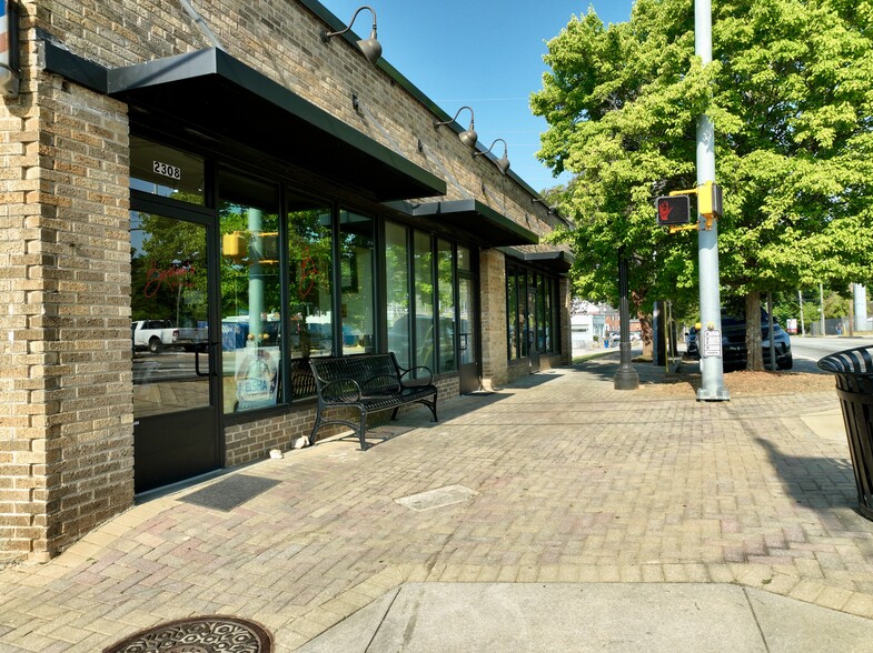 More Photos Of 2311 Cascade Rd SW, Atlanta Unknown For Lease