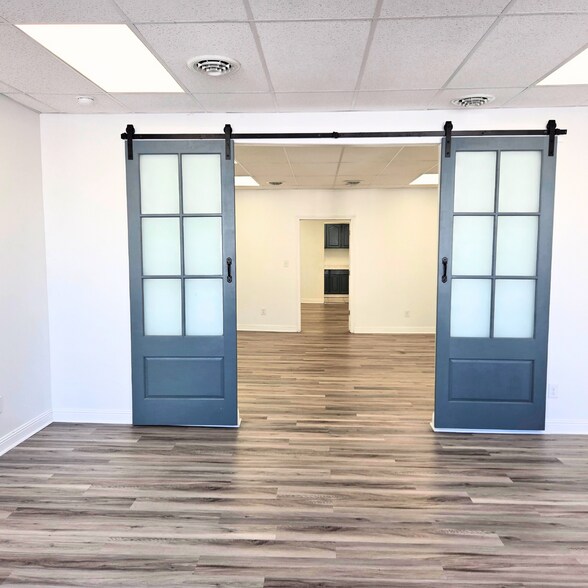 More Photos Of 35 S Main St, Winchester Office Residential For Lease