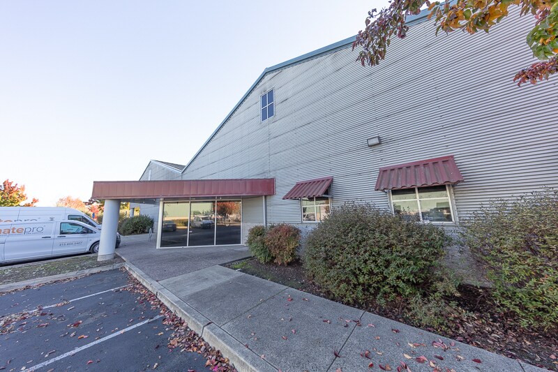 More Photos Of 368 Blodgett St, Cotati Warehouse For Lease