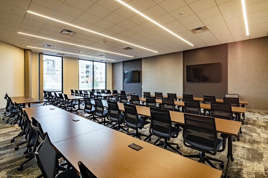 More Photos Of 6400 E McDowell Rd, Scottsdale Office For Lease