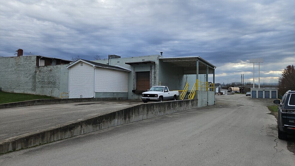 More Photos Of 131 E 1st Ave, Derry Warehouse For Lease