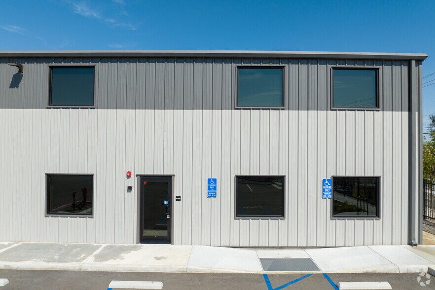 More Photos Of 15122 Ceres Ave, Fontana Industrial For Lease