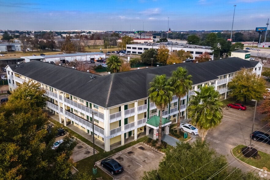 Primary Photo Of 5959 Guhn Rd, Houston Hotel For Sale