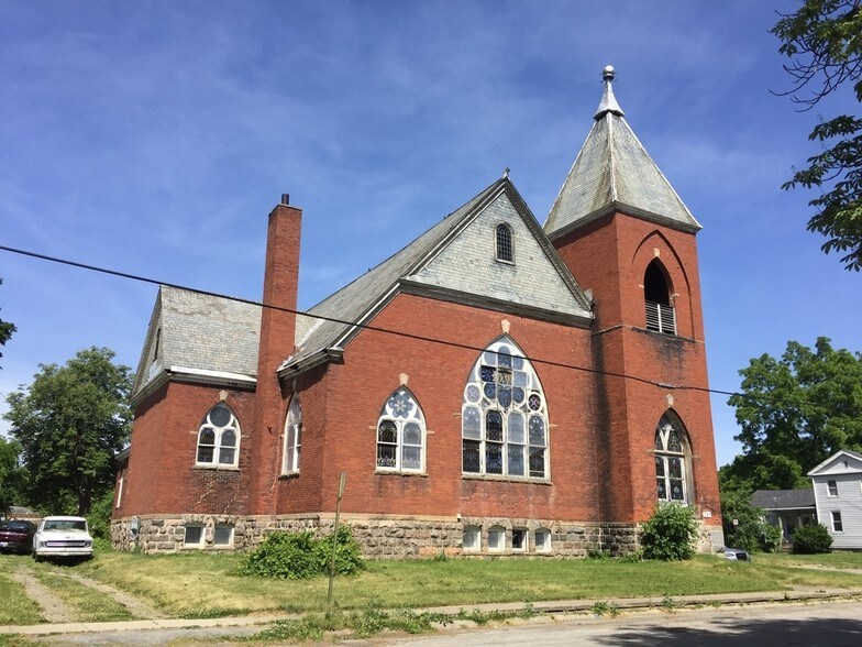 More Photos Of 349 N Monroe St, Lapeer Religious Facility For Sale