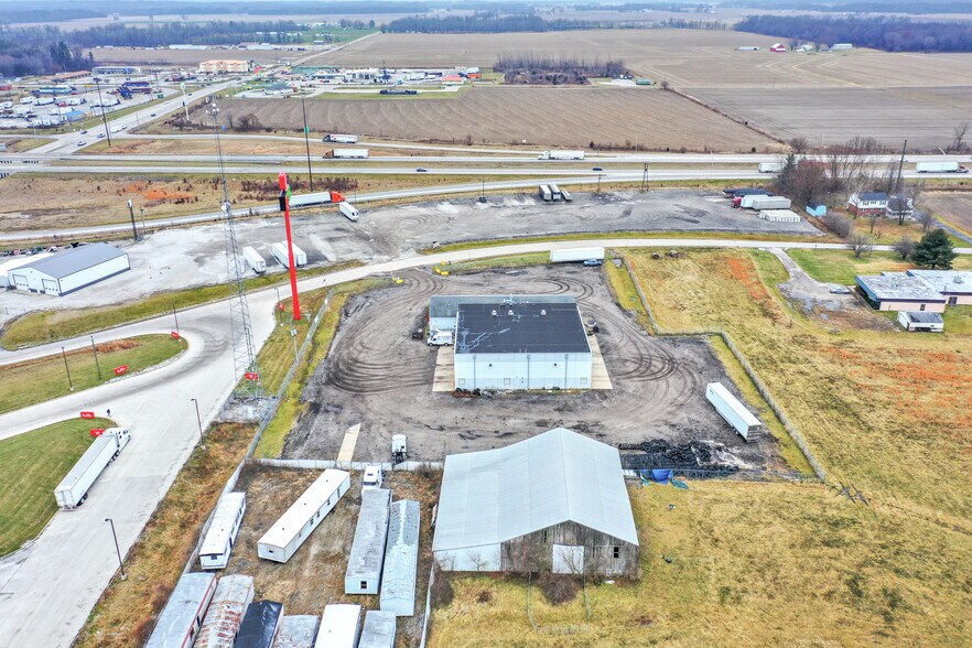 More Photos Of 1116 W County Road 450 N, Brazil Truck Terminal For Lease