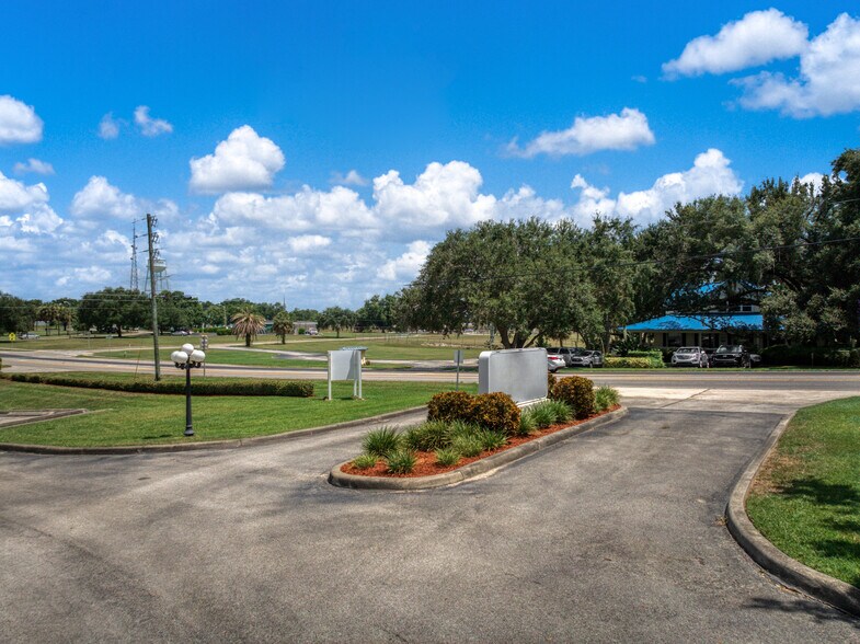 More Photos Of 405 W Interlake Blvd, Lake Placid Office For Sale