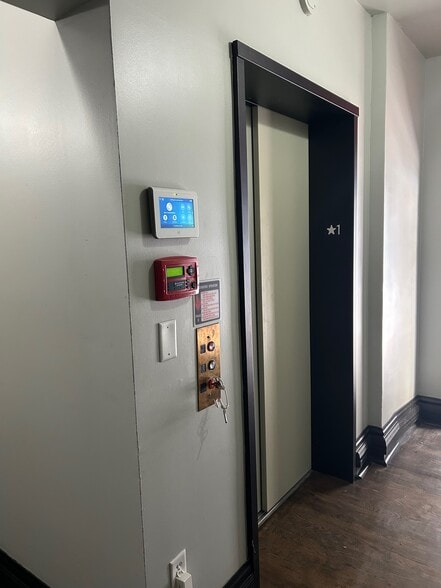 More Photos Of 907 Houston St, Fort Worth Loft Creative Space For Lease