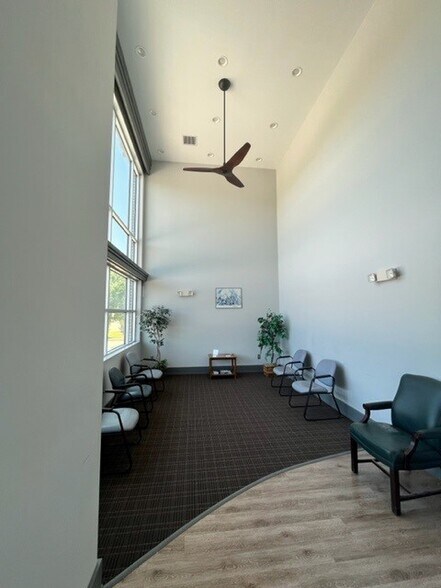 More Photos Of 113 Barton Creek Ct, Columbia Medical For Lease
