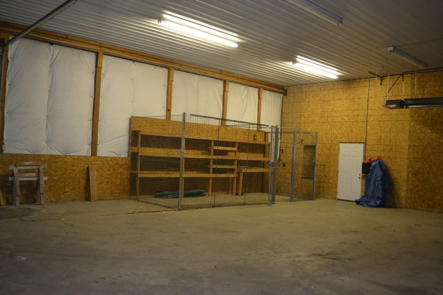 More Photos Of 11324 Johnstown Rd, New Albany Warehouse For Sale