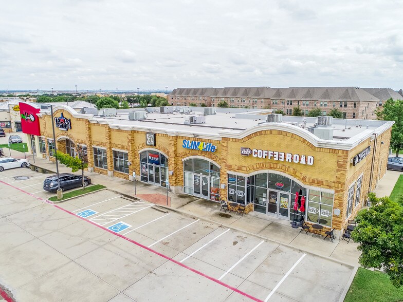 More Photos Of 310 E Round Grove Rd, Lewisville Freestanding For Lease