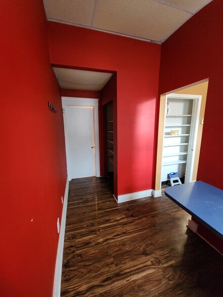 More Photos Of 1160-1164 S Brook St, Louisville Storefront Retail Office For Sale