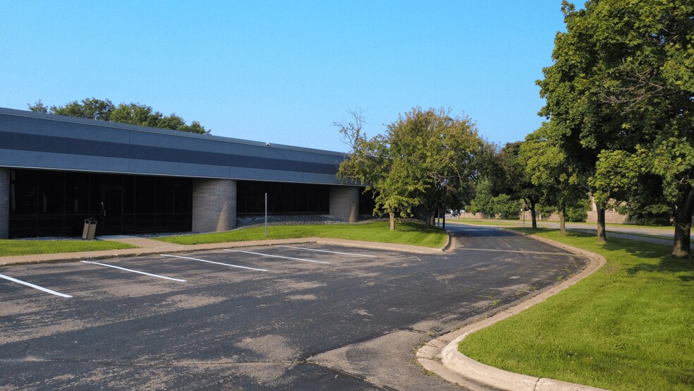 More Photos Of 700-865 5th St S, Hopkins Flex For Sale