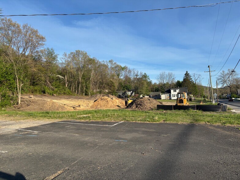 More Photos Of 1301 E Main St, Waynesboro Land For Sale