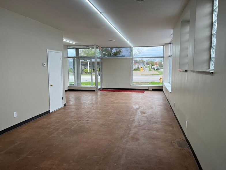 More Photos Of 5252 Ridge Rd, Parma Loft Creative Space For Lease