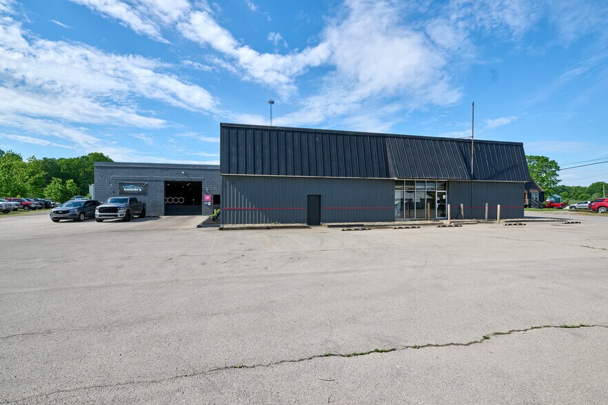 More Photos Of 7464 Sharon Mercer Rd, Mercer General Retail For Sale
