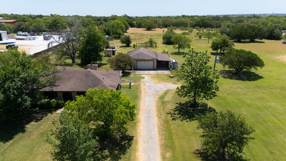 More Photos Of 12409 Lowden Ln, Manchaca Flex For Sale
