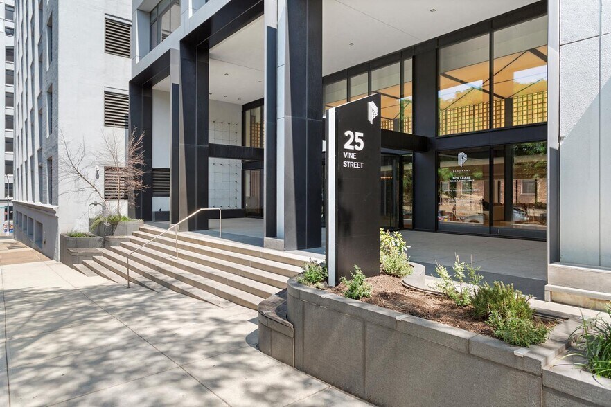 More Photos Of 25 Columbia Hts, Brooklyn Office For Lease