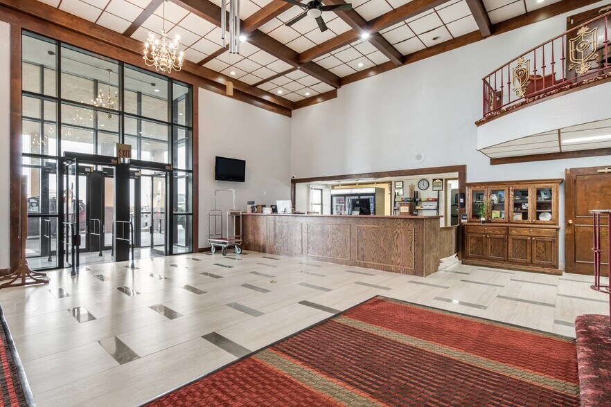 More Photos Of 3501 W Broadway Blvd, Sedalia Hotel For Sale