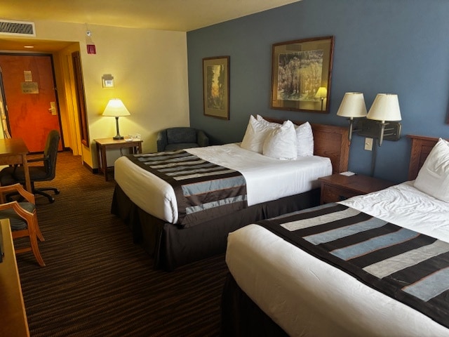 More Photos Of 8000 E Peakview Ave, Greenwood Village Hotel For Sale