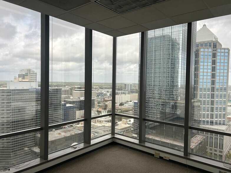 More Photos Of 100 N Tampa St, Tampa Office For Lease