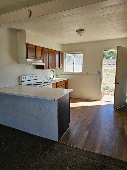 More Photos Of 310 Arizona st, Tonopah Apartments For Sale