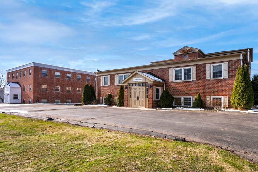 More Photos Of 10570-10574 Ravenna Rd, Twinsburg Office For Lease