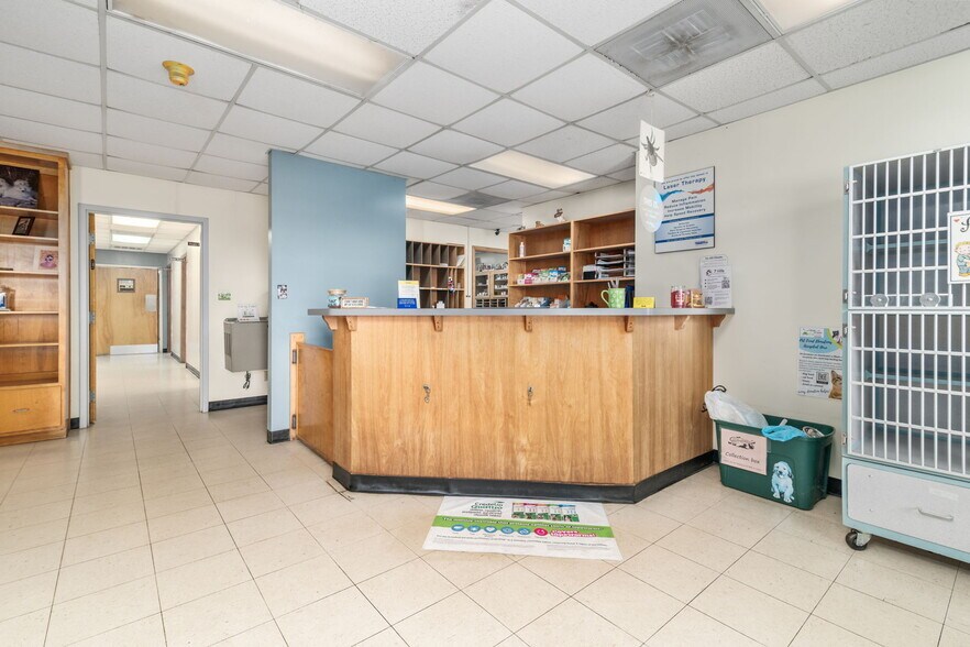 More Photos Of 3431 Waterlick Rd, Lynchburg Veterinarian Kennel For Sale