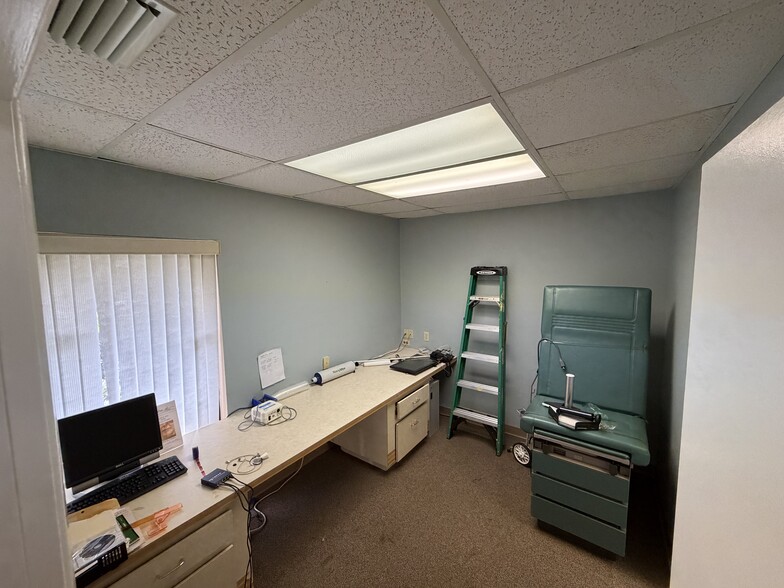 More Photos Of 2595 Tampa Rd, Palm Harbor Office For Sale