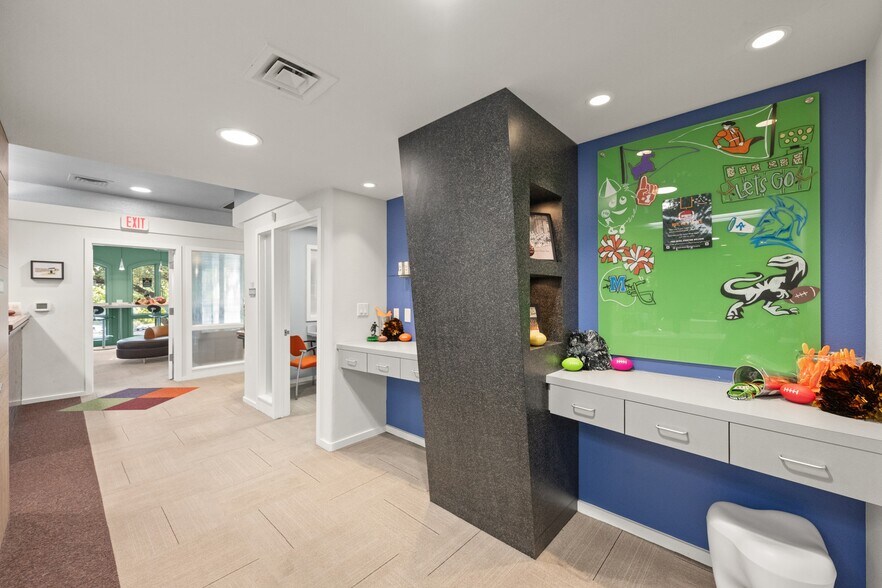 More Photos Of 5718 Balcones Dr, Austin Medical For Sale